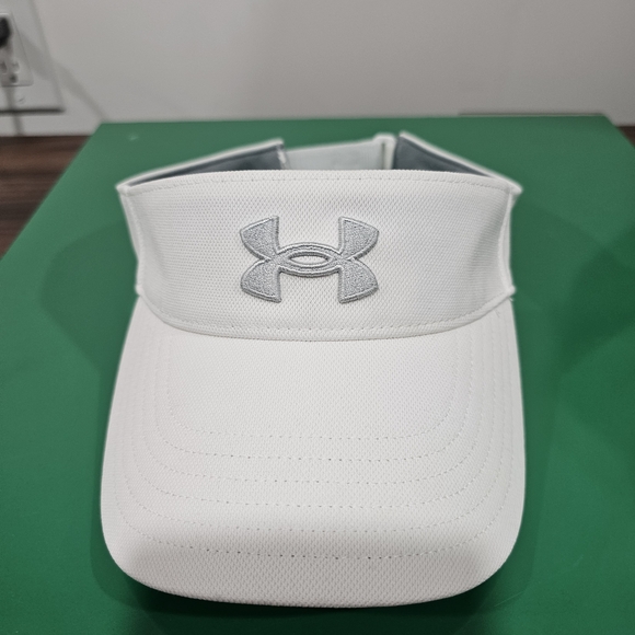 Under Armour White HeatGear Adjustable Golf/Running Visor - OSFA - Picture 2 of 6